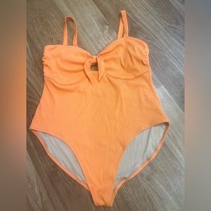 Old Navy One Piece Swimsuit. Size 3x.